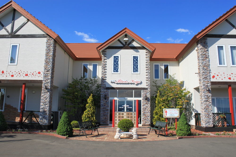Petit Hotel Blaneneige Nakafurano Exterior foto